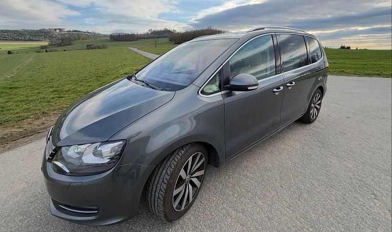Gebraucht VW Sharan Highline 184 PS (135 kW) 2015 Grau Van / Kleinbus