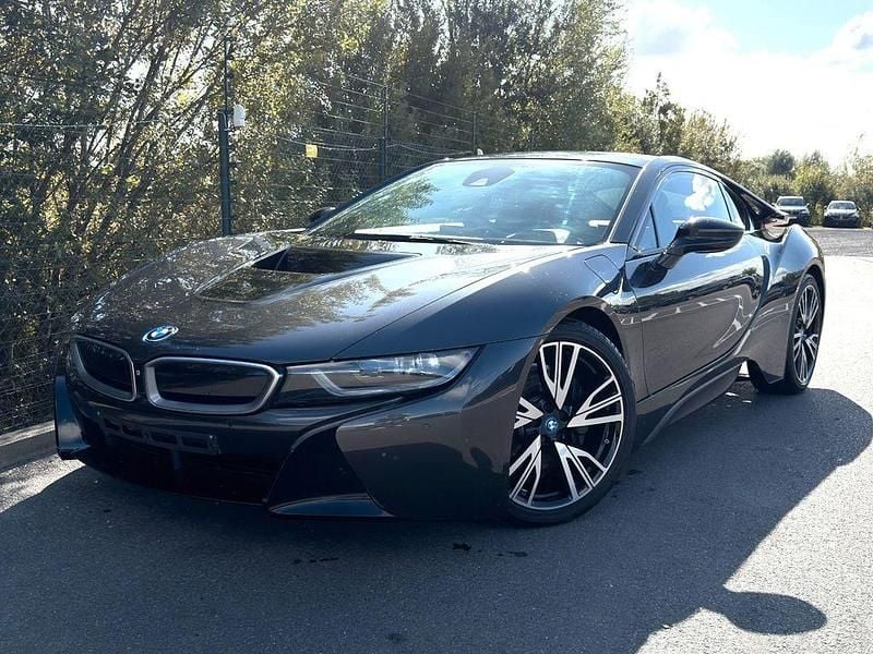 Grau Gebraucht 2015 BMW i8 Performance Coupé | 54.990 € (Fairer Preis) - Bild 1/4