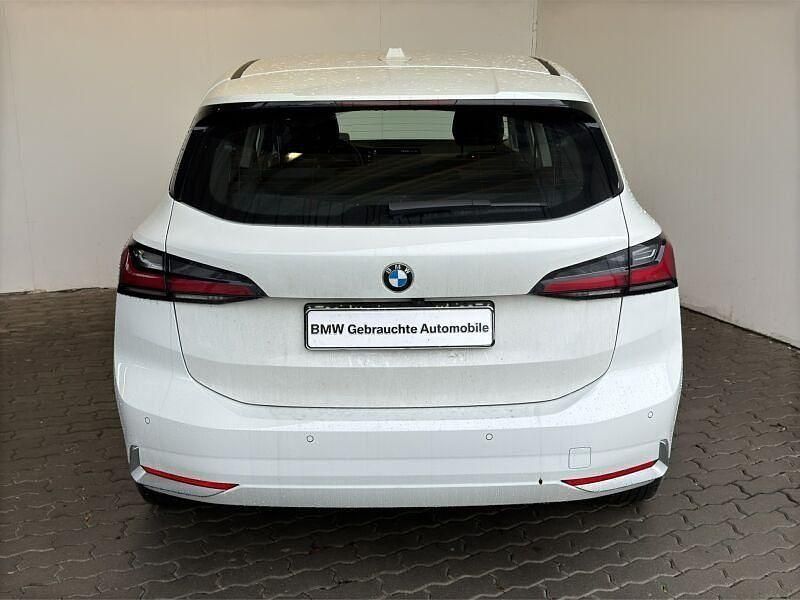 Gebraucht BMW 220 Active Tourer 156 PS (114 kW) 2022 Weiß Van / Kleinbus