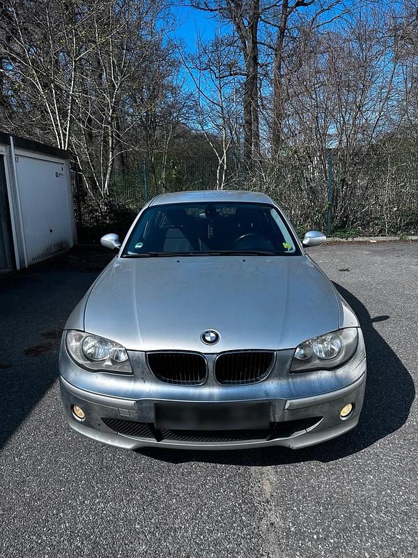Gebraucht BMW 118 122 PS (89 kW) 2005 Silber Kleinwagen