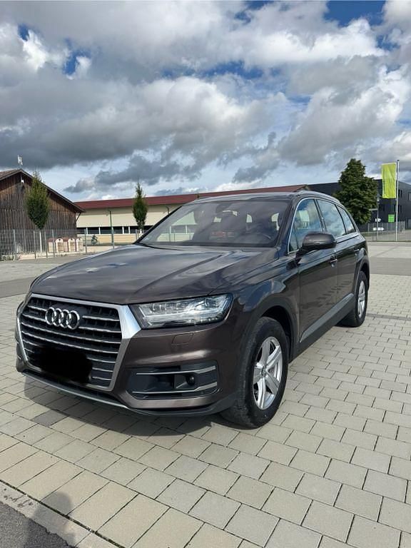 Braun Gebraucht 2018 Audi Q7 Ambiente SUV | 24.999 € (Etwas zu teuer) - Bild 1/4