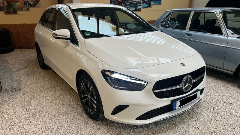 Polarweiss unilack Gebraucht 2023 Mercedes B200 Van / Kleinbus | 29.999 € (Fairer Preis) - Bild 1/4