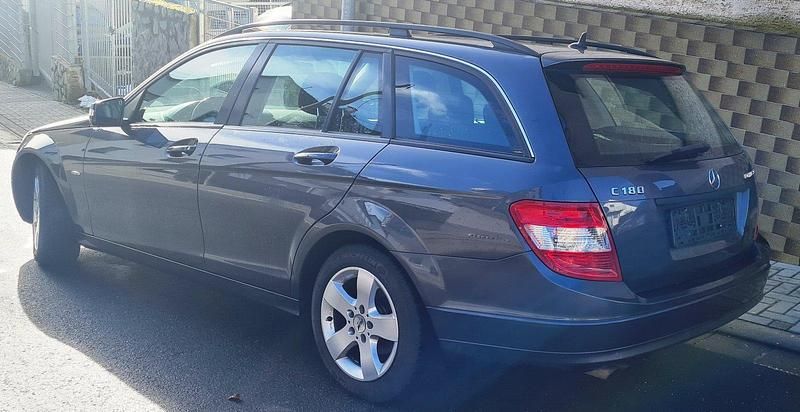 Gebraucht Mercedes C180 156 PS (114 kW) 2009 Grau Kombi