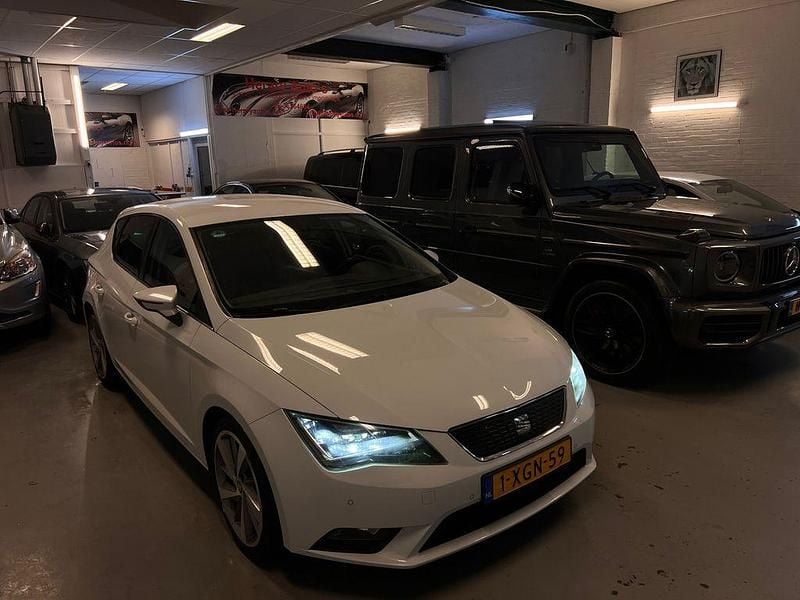 Second-hand Seat Leon 110 CP (80 kW) 2014 Alb Berlinǎ