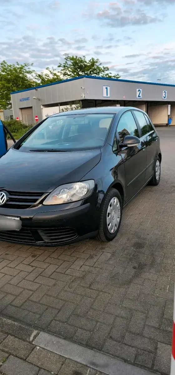 Gebraucht VW Golf IV 75 PS (55 kW) 2005 Schwarz Kleinwagen