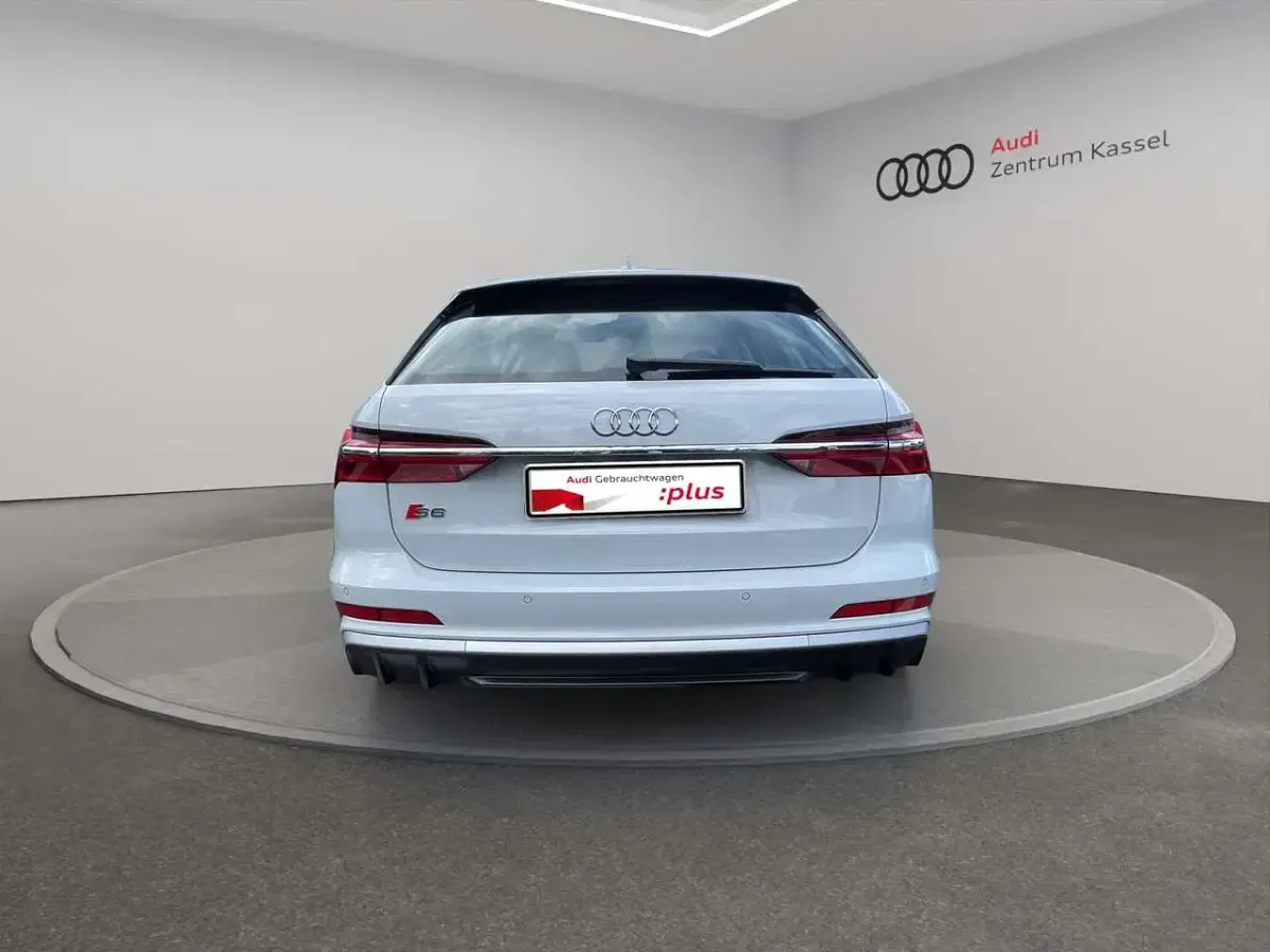 Gebraucht Audi S6 Design 344 PS (253 kW) 2024 Gletscherweiß metallic Kombi