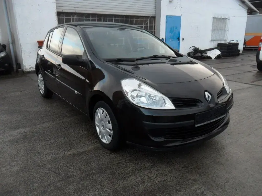 Używany Renault Clio III Authentique 65 KM (47 kW) 2007 Czarny Sedan/Limuzyna