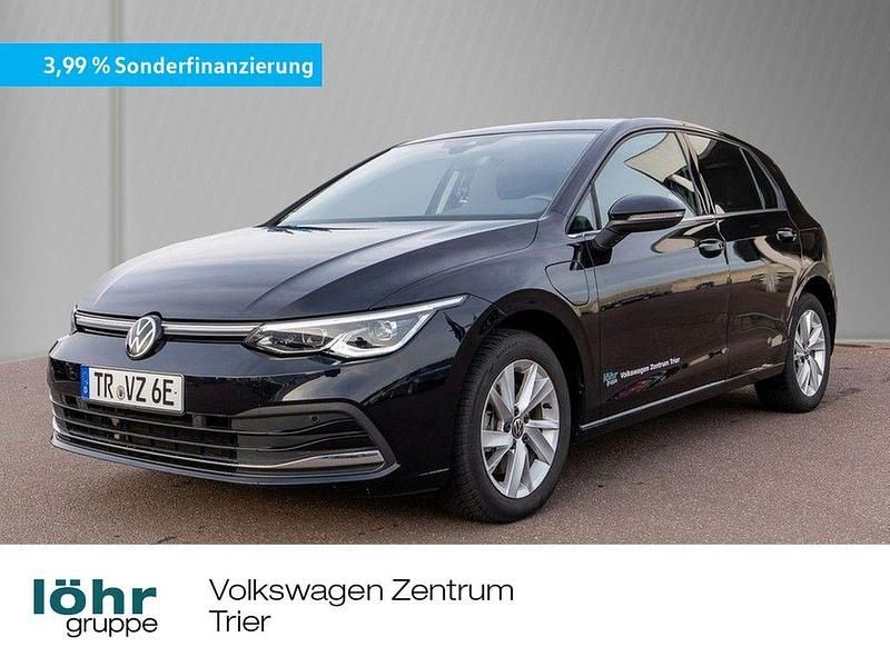 Deep black perleffekt Gebraucht 2022 VW Golf VIII Style Limousine | 26.980 € (Etwas zu teuer) - Bild 1/3
