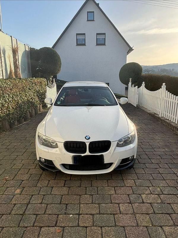 Gebraucht BMW 330 M Sport 245 PS (180 kW) 2011 Weiß Coupé