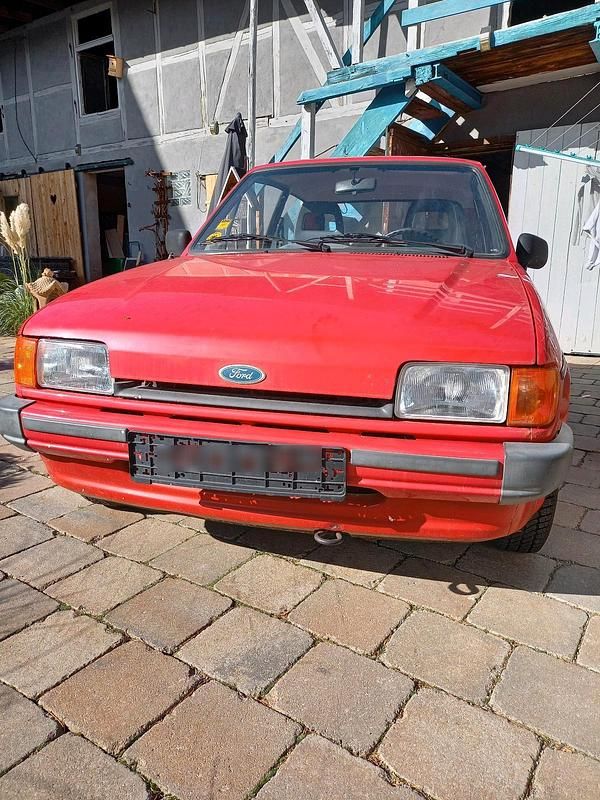 Rot Gebraucht 1988 Ford Fiesta Kleinwagen | 1.499 € - Bild 1/4