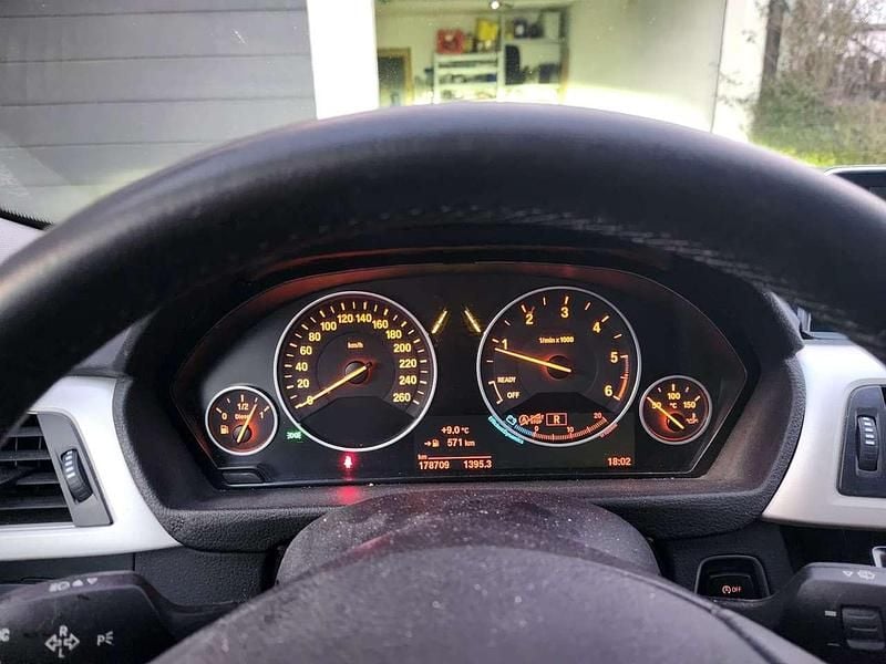 Gebraucht BMW 320 Performance 184 PS (135 kW) 2017 Grau Limousine