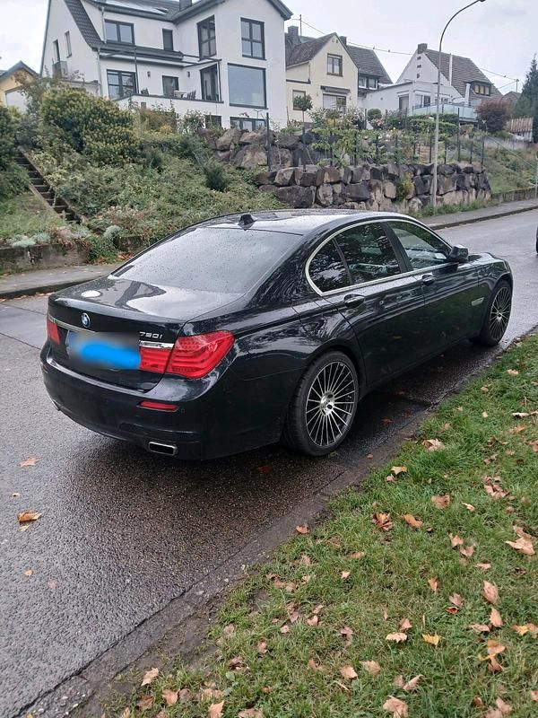 Gebraucht BMW 750 409 PS (300 kW) 2010 Limousine