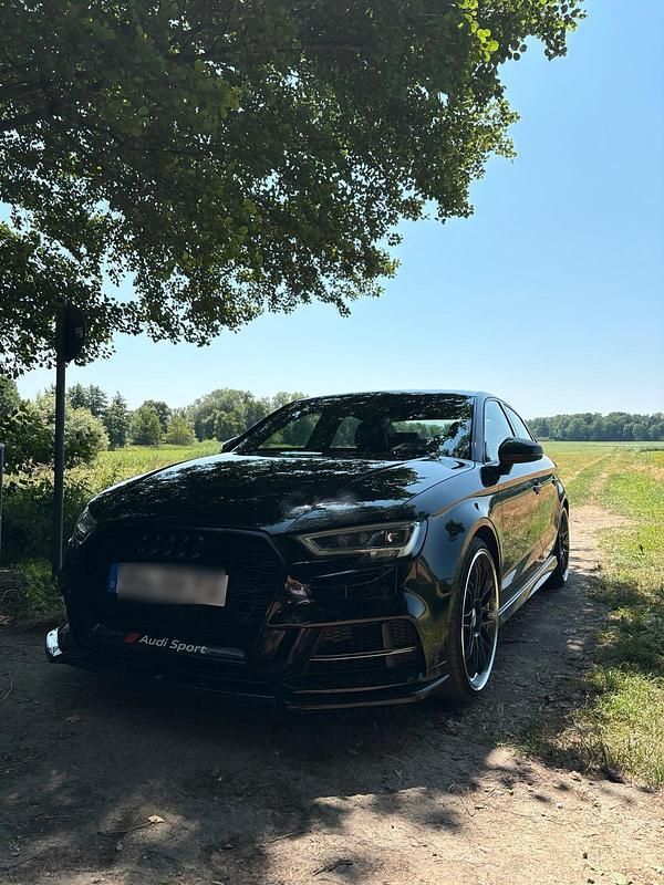 Schwarz Gebraucht 2017 Audi S3 Limousine | 31.990 € (Etwas zu teuer) - Bild 1/4