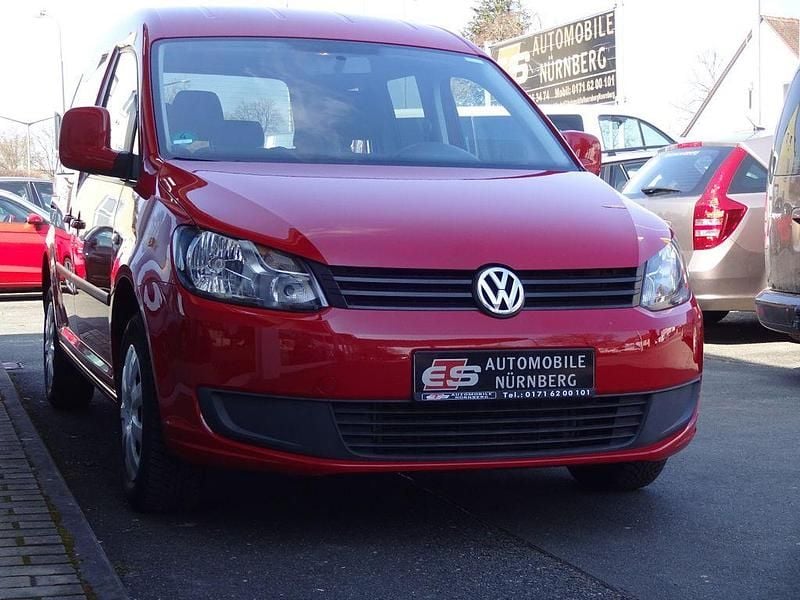 Gebraucht VW Caddy Trendline 86 PS (63 kW) 2011 Rot Van / Kleinbus