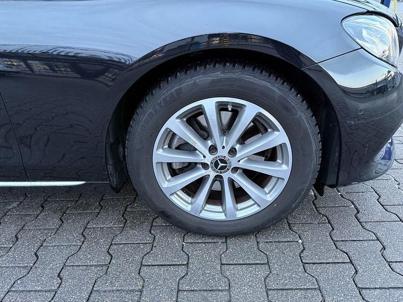 Gebraucht Mercedes E250 Avantgarde 211 PS (155 kW) 2017 Schwarz Kombi