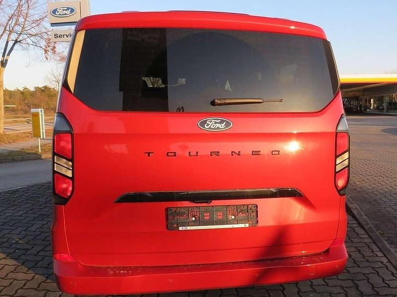 Gebraucht Ford Tourneo Titanium 170 PS (125 kW) 2024 Artisan red Van / Kleinbus