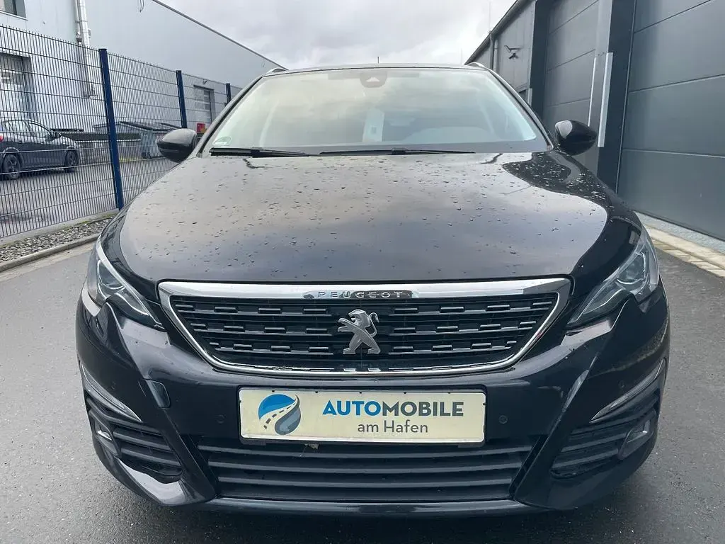 Gebraucht Peugeot 308 SW Allure 120 PS (88 kW) 2018 Schwarz Kombi