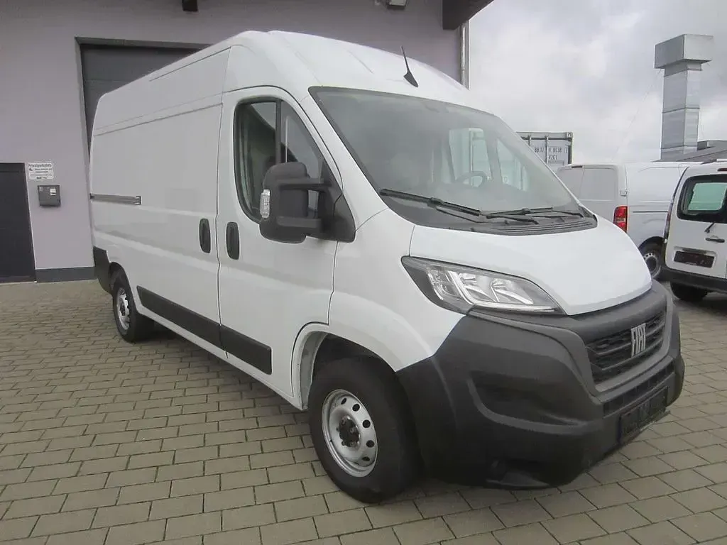 Second-hand Fiat Ducato 140 CP (102 kW) 2023 Alb Van