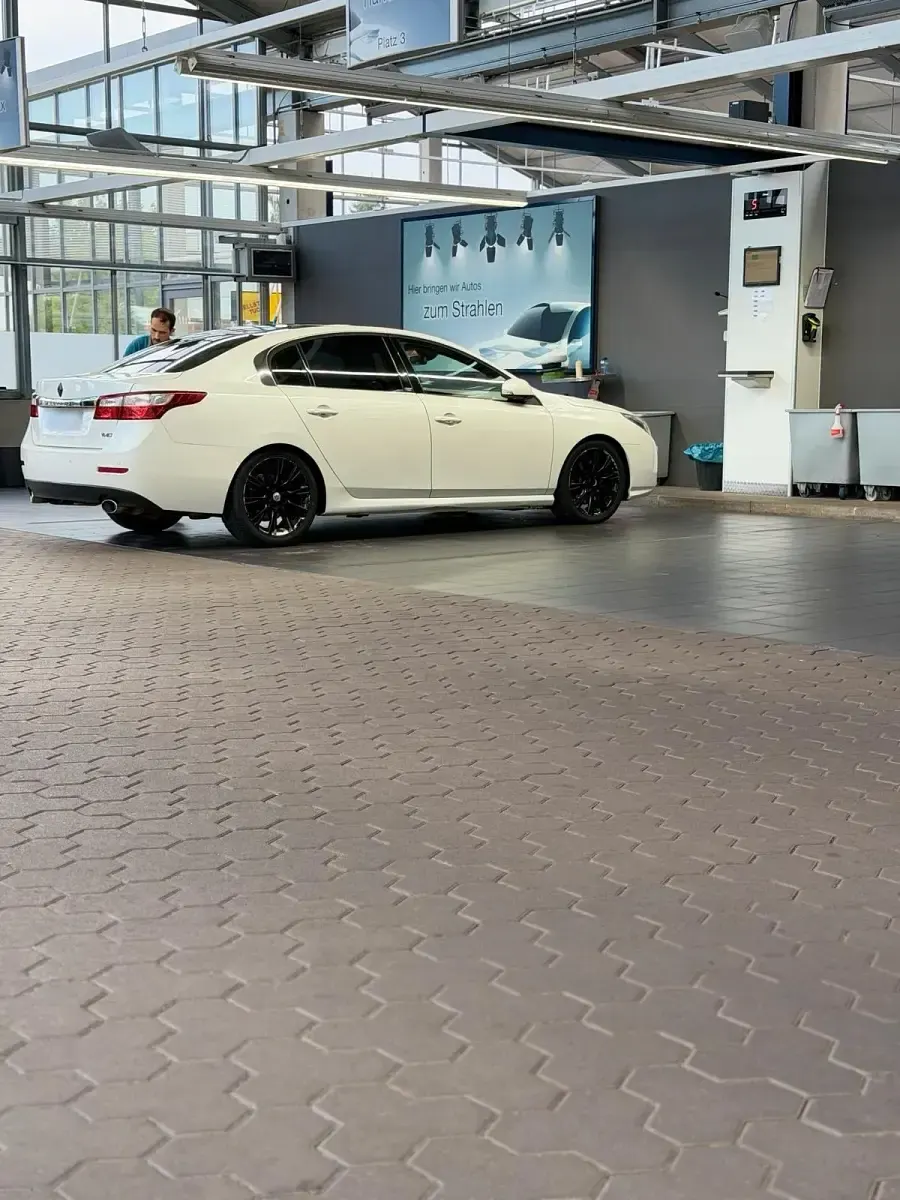 Gebraucht Renault Latitude 241 PS (177 kW) 2012 Weiß Limousine