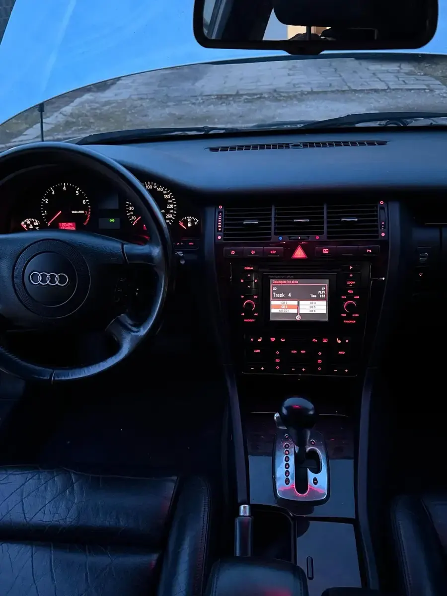 Gebraucht Audi A8 142 PS (104 kW) 1999 Silber Limousine