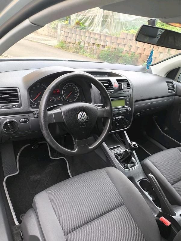 Gebraucht VW Golf V 102 PS (75 kW) 2005 Grau Kleinwagen
