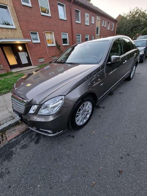 Gebraucht Mercedes E350 Elegance 231 PS (169 kW) 2009 Grau Limousine