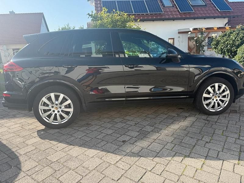 Schwarz Gebraucht 2017 Porsche Cayenne Platinum Edition SUV | 34.000 € (Guter Preis) - Bild 1/4