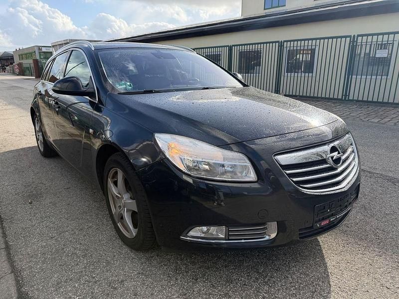 Gebraucht Opel Insignia Design Edition 160 PS (117 kW) 2011 Schwarz Kombi