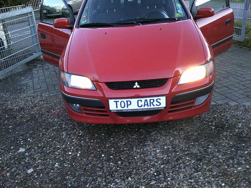 Rot Gebraucht 2003 Mitsubishi Space Star Comfort Edition Van / Kleinbus | 1.980 € (Fairer Preis) - Bild 1/4