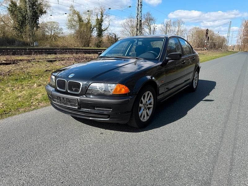 Gebraucht BMW 316 105 PS (77 kW) 2000 Schwarz Limousine