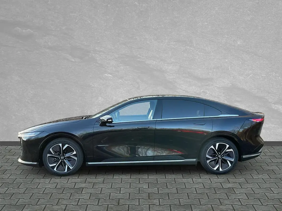 Neu Mazda 6e Takumi-Line 189 kW (258 PS) 2026 Jet black Limousine