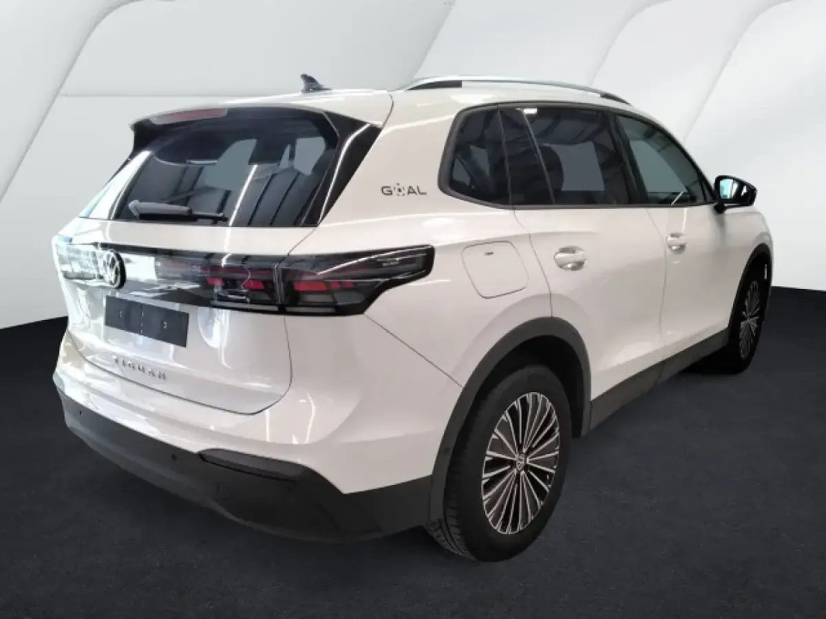Gebraucht VW Tiguan Goal 150 PS (110 kW) 2025 Pure white SUV