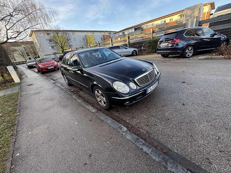 Gebraucht Mercedes E220 150 PS (110 kW) 2006 Schwarz Limousine