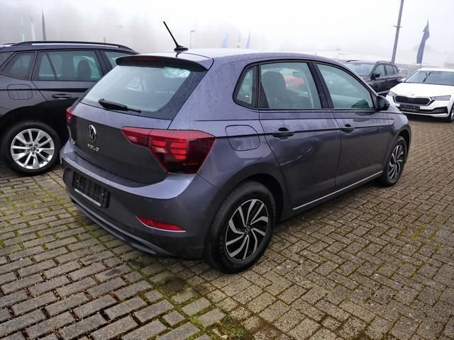 Gebraucht VW Polo Life 95 PS (69 kW) 2024 Grau Limousine