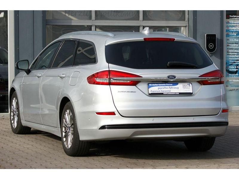Gebraucht Ford Mondeo Titanium 150 PS (110 kW) 2022 Polarsilber metallic (metallic) Kombi