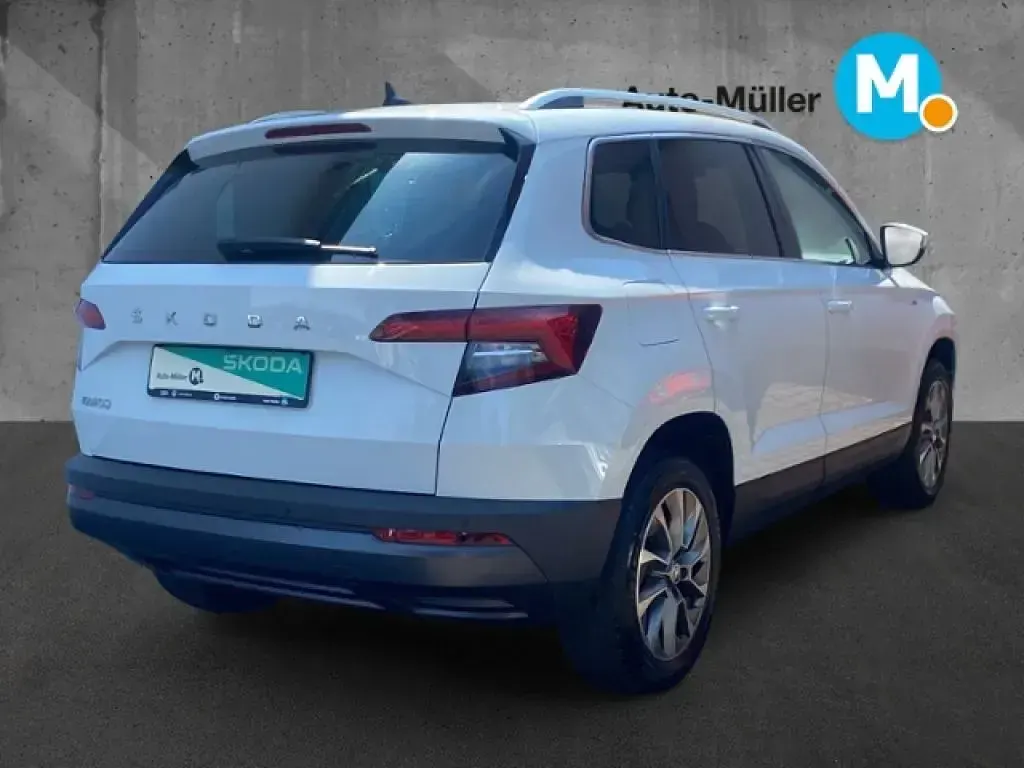 Gebraucht Skoda Karoq 150 PS (110 kW) 2022 Moonweiss metallic (metallic) SUV