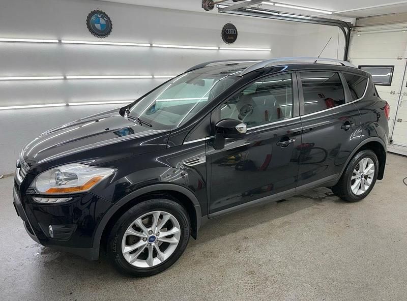 Gebraucht Ford Kuga 140 PS (102 kW) 2012 Schwarz SUV