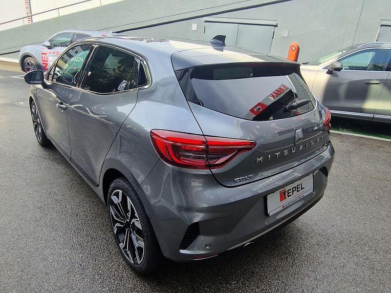 Neu Mitsubishi Colt Select 91 PS (66 kW) 2025 Grau Limousine