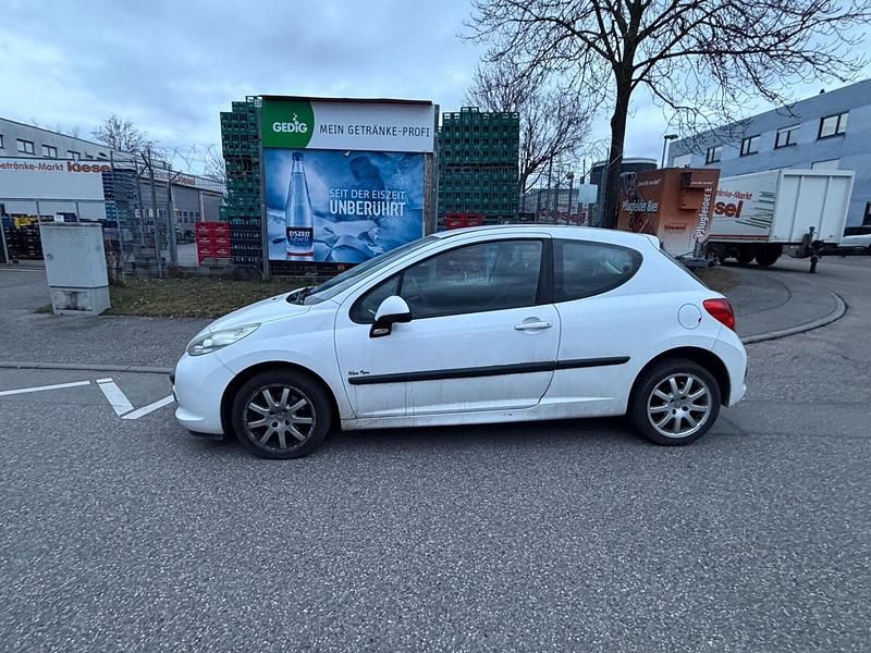 Gebraucht Peugeot 207 95 PS (69 kW) 2008 Weiß Kleinwagen