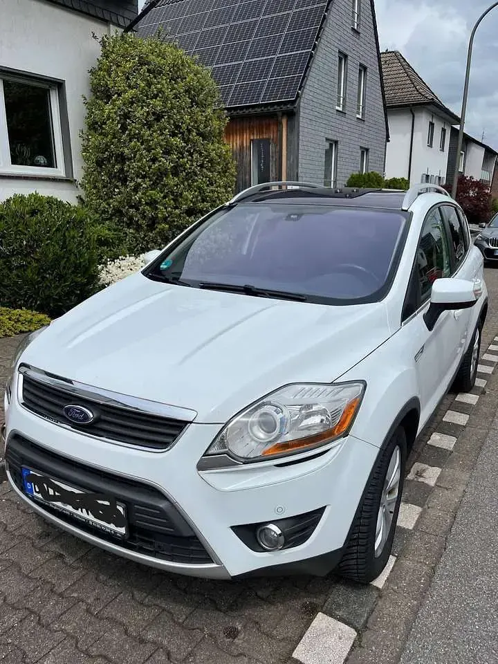 Usado Ford Kuga Titanium 163 HP (119 kW) 2010 Branco SUV
