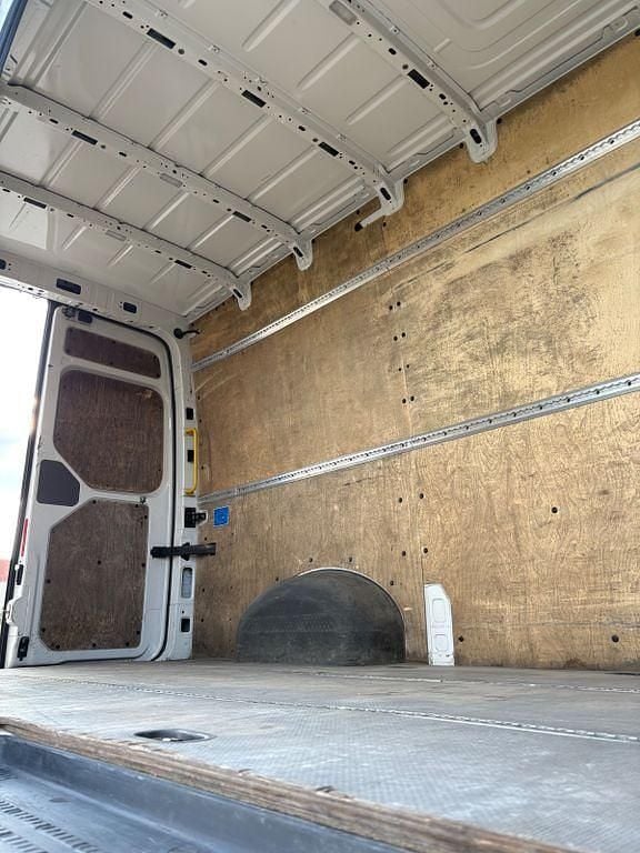 Second-hand VW Crafter 140 CP (102 kW) 2020 Alb Van