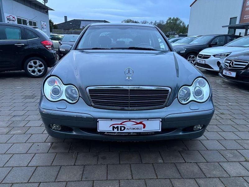 Gebraucht Mercedes C220 150 PS (110 kW) 2004 Blau Limousine