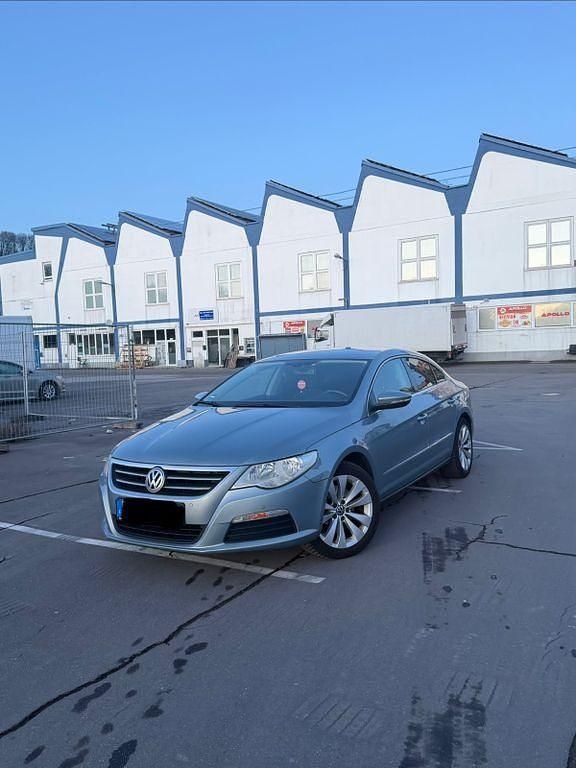 Gebraucht VW Passat 160 PS (117 kW) 2010 Blau Limousine