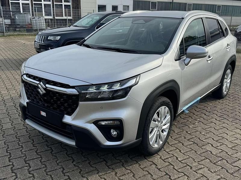 Neu Suzuki SX4 S-Cross Comfort 110 PS (80 kW) 2025 Silky silver metallic Limousine