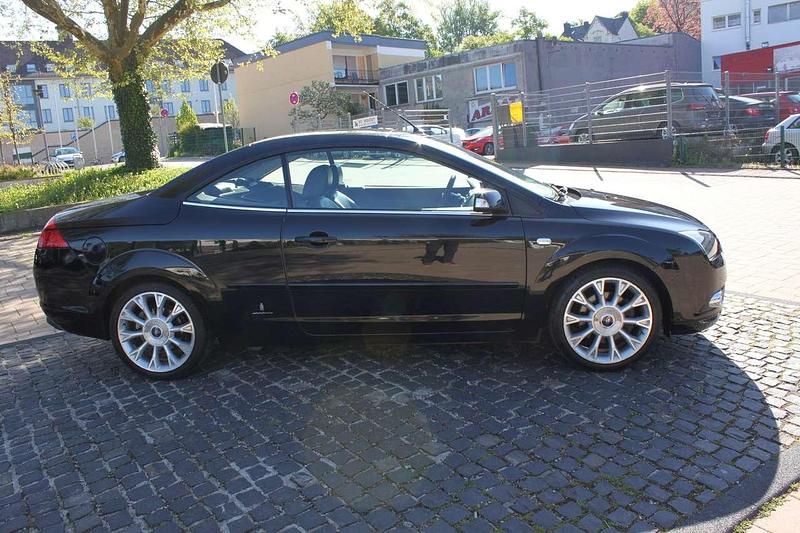 Gebraucht Ford Focus Cabriolet Titanium 136 PS (100 kW) 2008 Schwarz Cabrio