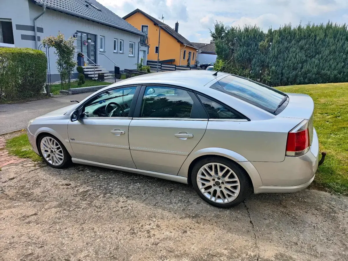 Gebraucht Opel Vectra 140 PS (102 kW) 2007 Silber Limousine