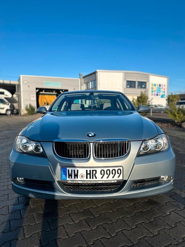 Gebraucht BMW 320 150 PS (110 kW) 2006 Grau Limousine