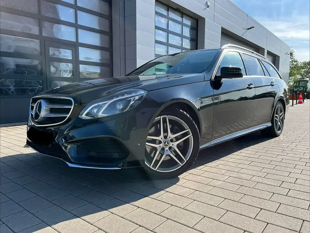Gebraucht Mercedes E350 AMG 258 PS (189 kW) 2014 Schwarz Limousine