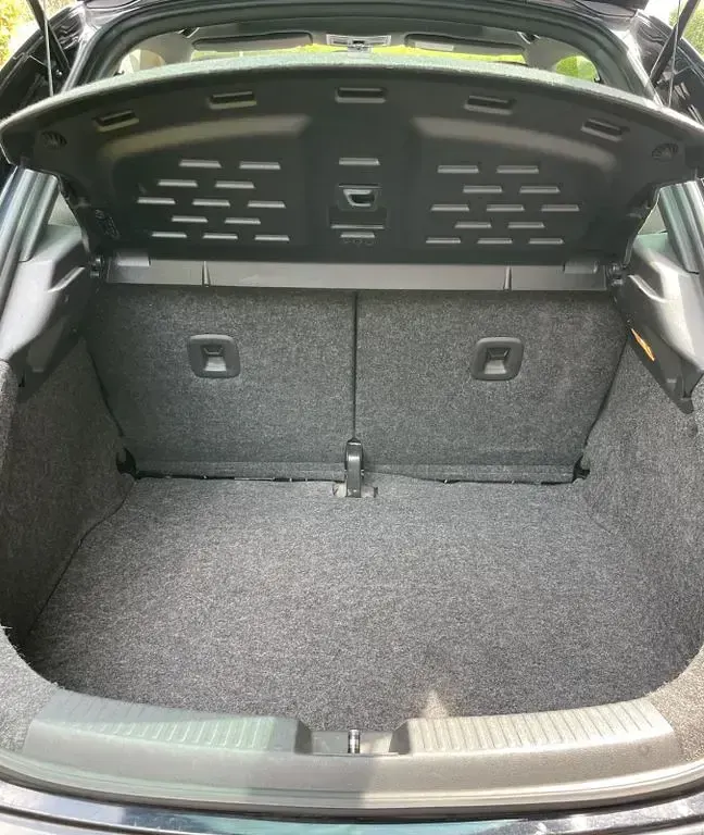 Gebraucht VW Beetle 105 PS (77 kW) 2012 Schwarz Kleinwagen