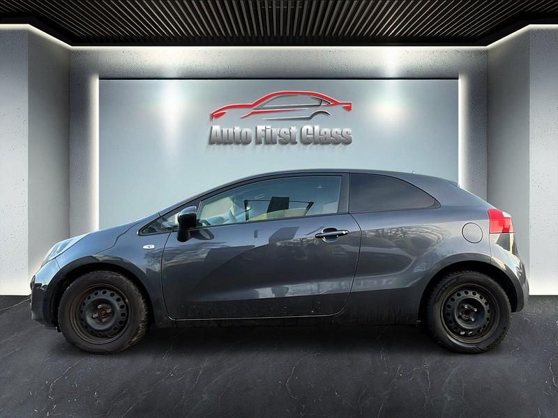 Second-hand Kia Rio 86 CP (63 kW) 2013 Gri Hatchback